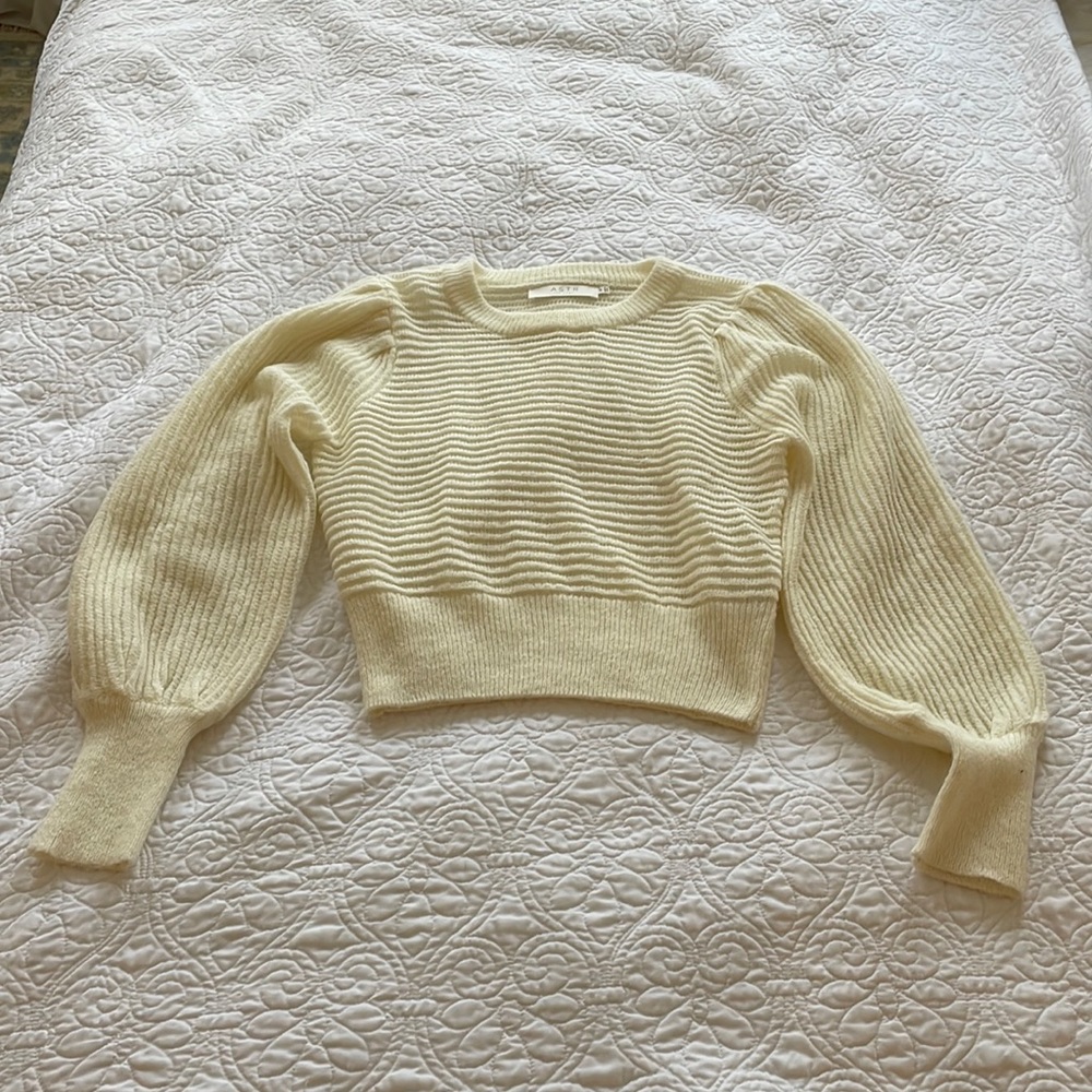 Astr crop sweater